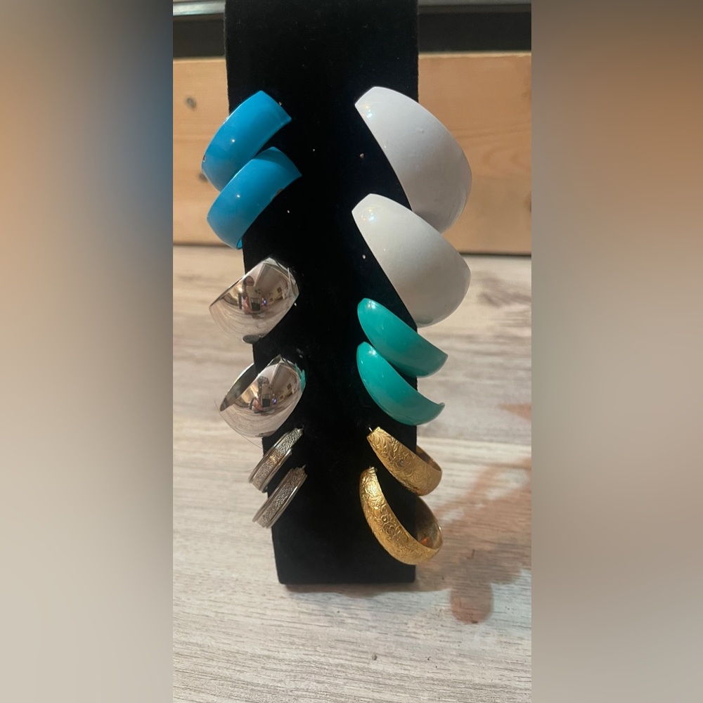 6 pairs of vintage 70s & 80s hoop pierced earrings.
